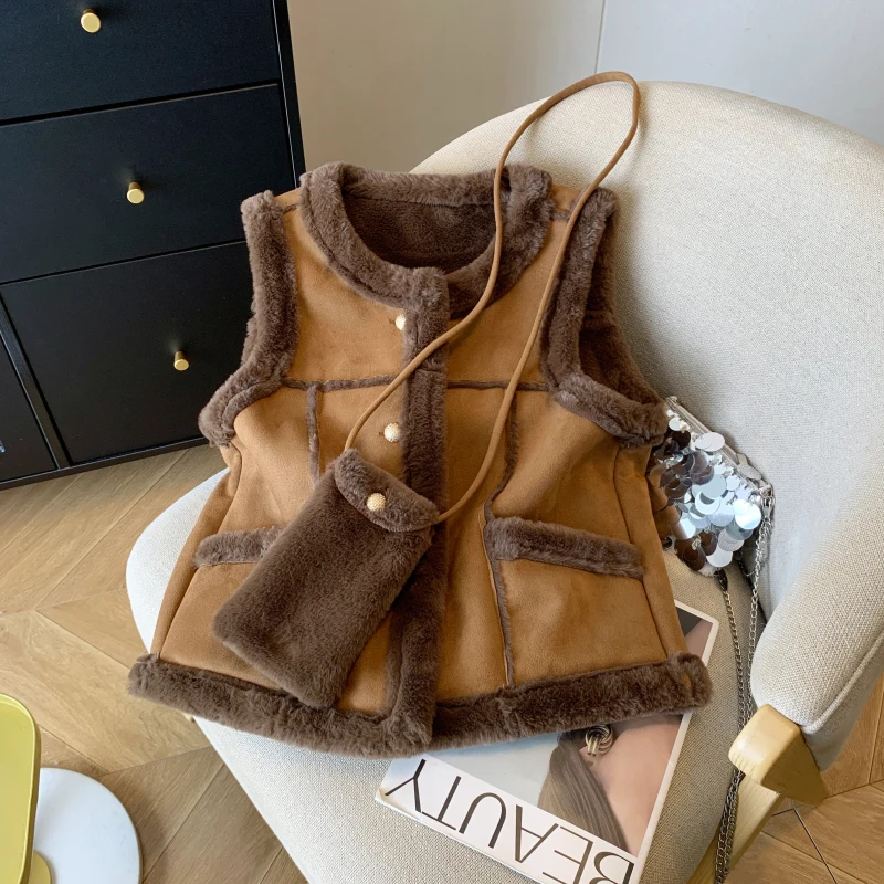 2024 New Autumn and Winter High-end Advanced Designed Niche Fashionable Thickened Warm Fur One-piece Vest Jacket Top for Women
2024 New Autumn and Winter High-end Advanced Designed Niche Fashionable Thickened Warm Fur One-piece Vest Jacket Top for Women