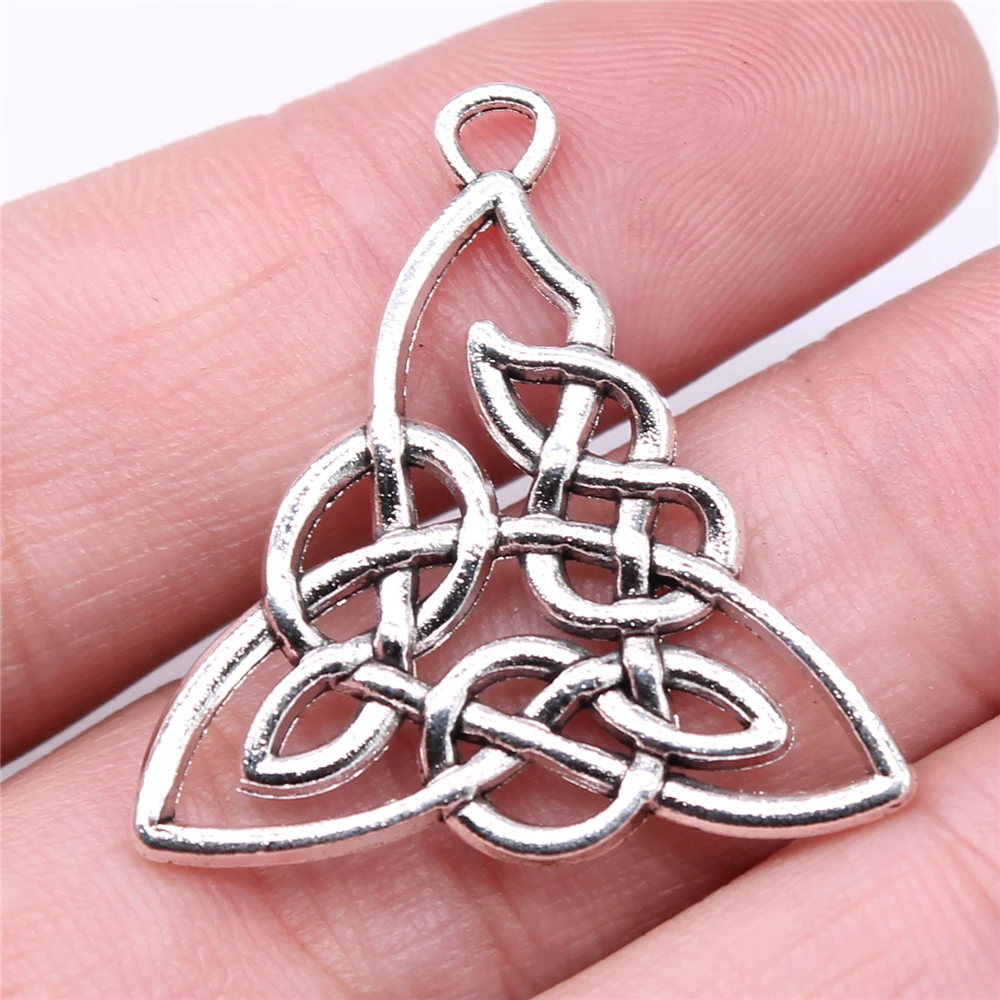 50pcs Charms Wholesale 31x30mm Celtic Knot Charms Wholesale Antique Silver Color For Jewelry Making DIY Jewelry Findings
50pcs Charms Wholesale 31x30mm Celtic Knot Charms Wholesale Antique Silver Color For Jewelry Making DIY Jewelry Findings