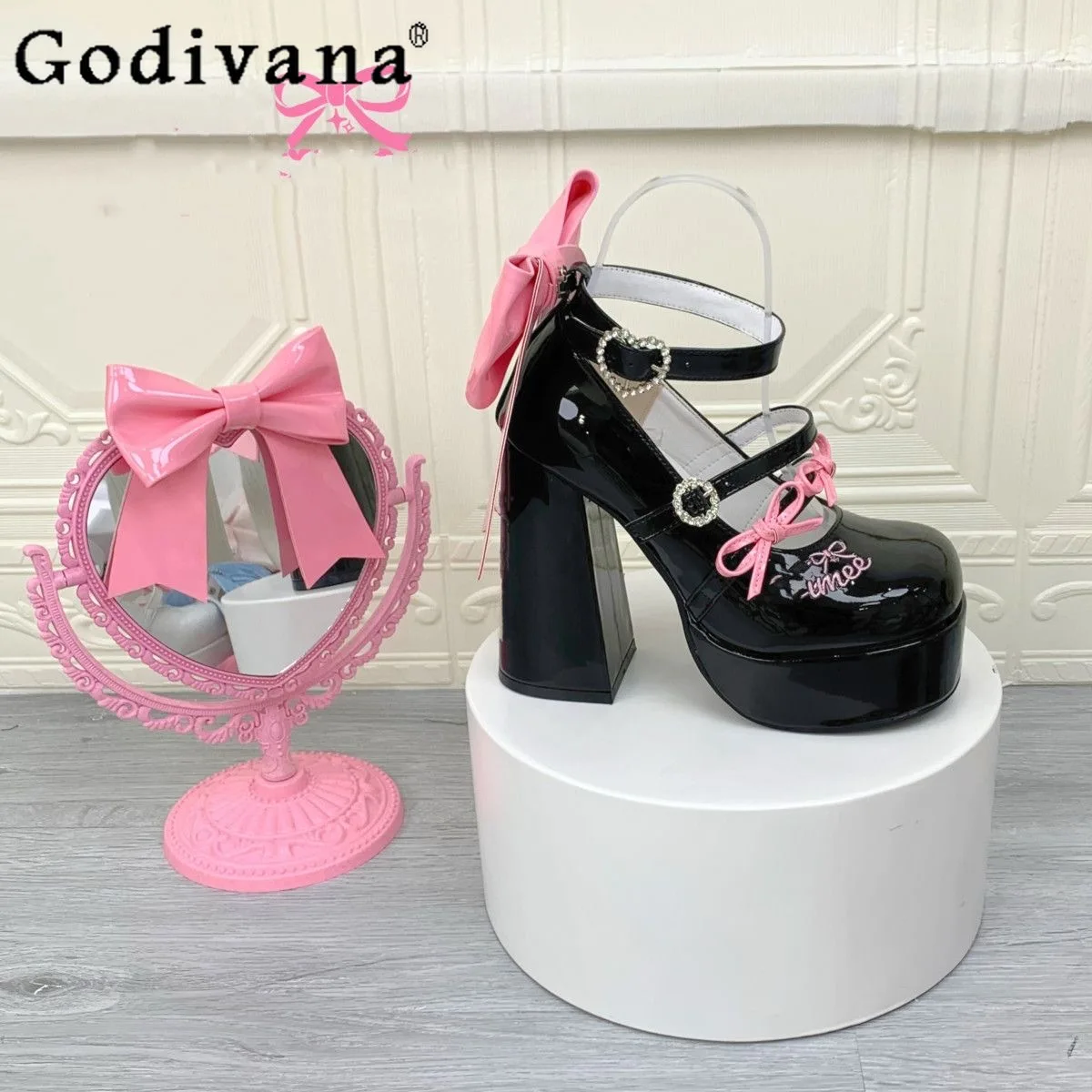 Sweet Girl Lolita High Heels Bow Doll Sense 2025 New Round Head Thick Sole Thick Heel Waterproof Table Small Leather Shoes
Sweet Girl Lolita High Heels Bow Doll Sense 2025 New Round Head Thick Sole Thick Heel Waterproof Table Small Leather Shoes