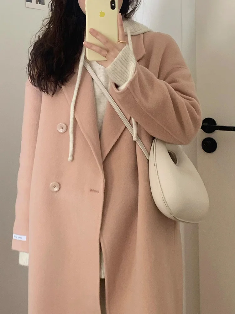 2023 Fashion Grey Hand Sewn Double Sided Fleece Coat for Women's Loose and Versatile Over Knee Mid Length Wool Coat
2023 Fashion Grey Hand Sewn Double Sided Fleece Coat for Women's Loose and Versatile Over Knee Mid Length Wool Coat