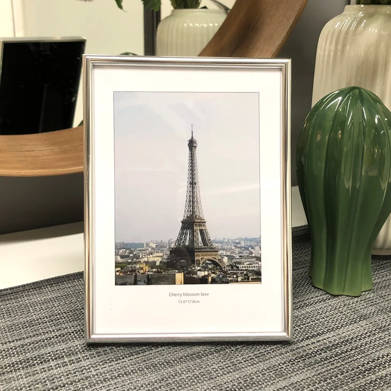 Простая серебряная фоторамка, стол, легкая роскошная 6-дюймовая 7-дюймовая 8-дюймовая металлическая свадебная фоторамка с орнаментом для спальни, бесплатная печать
Простая серебряная фоторамка, стол, легкая роскошная 6-дюймовая 7-дюймовая 8-дюймовая металлическая свадебная фоторамка с орнаментом для спальни, бесплатная печать