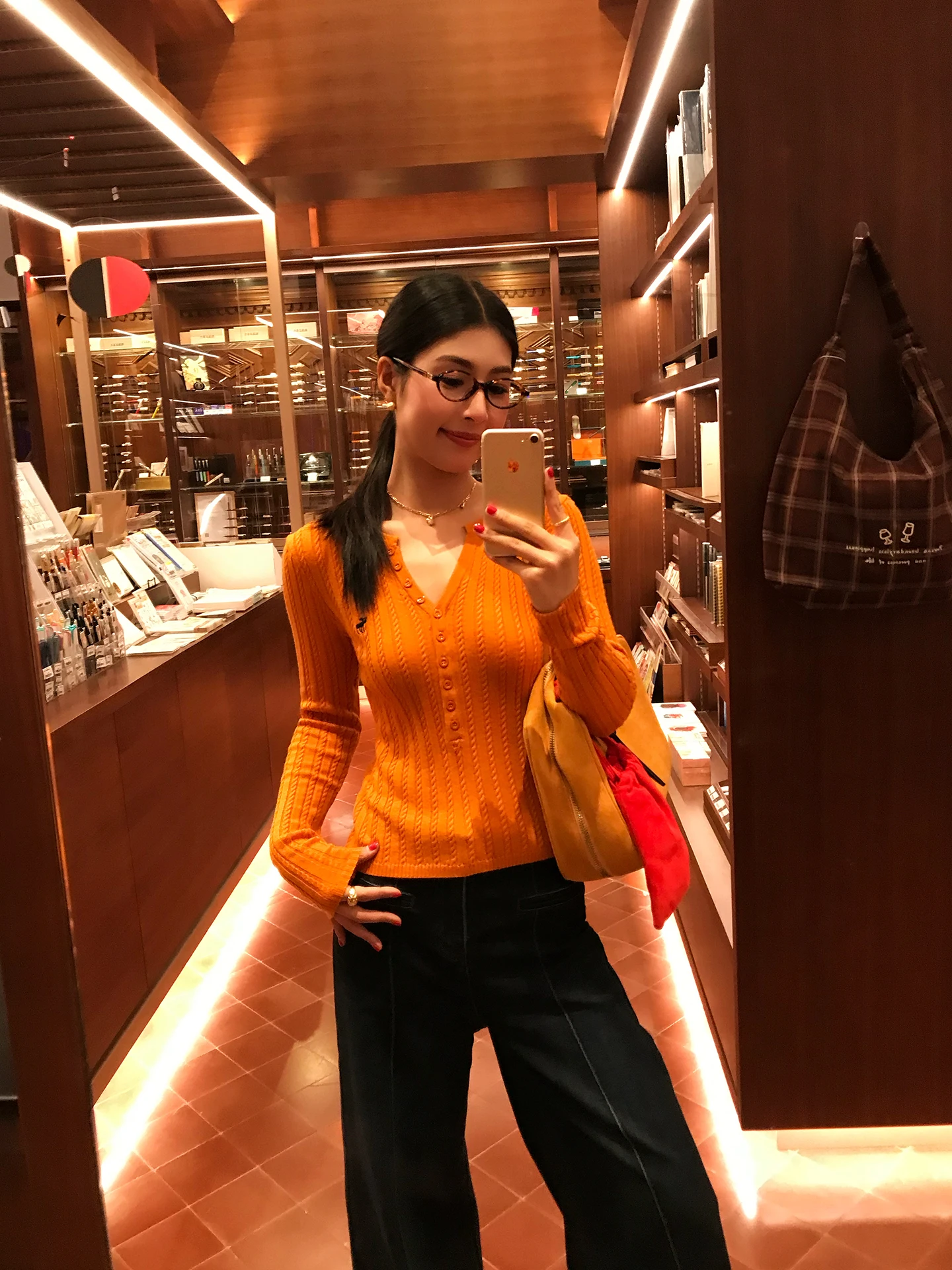 Оранжевый вязаный свитер с V-образным вырезом, женский, для повседневной носки, как базовая или верхняя одежда, осенне-зимний, длинный, термо-топ
Оранжевый вязаный свитер с V-образным вырезом, женский, для повседневной носки, как базовая или верхняя одежда, осенне-зимний, длинный, термо-топ