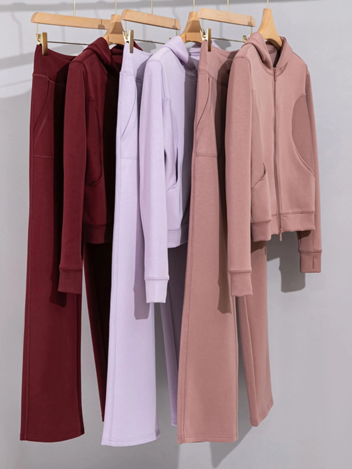 Весна 2024, женский повседневный комплект спортивной одежды Fitn, толстовка с капюшоном для бега, топ и длинные брюки, костюм из двух предметов, на молнии из полиэфирного волокна, одежда...
Весна 2024, женский повседневный комплект спортивной одежды Fitn, толстовка с капюшоном для бега, топ и длинные брюки, костюм из двух предметов, на молнии из полиэфирного волокна, одежда...