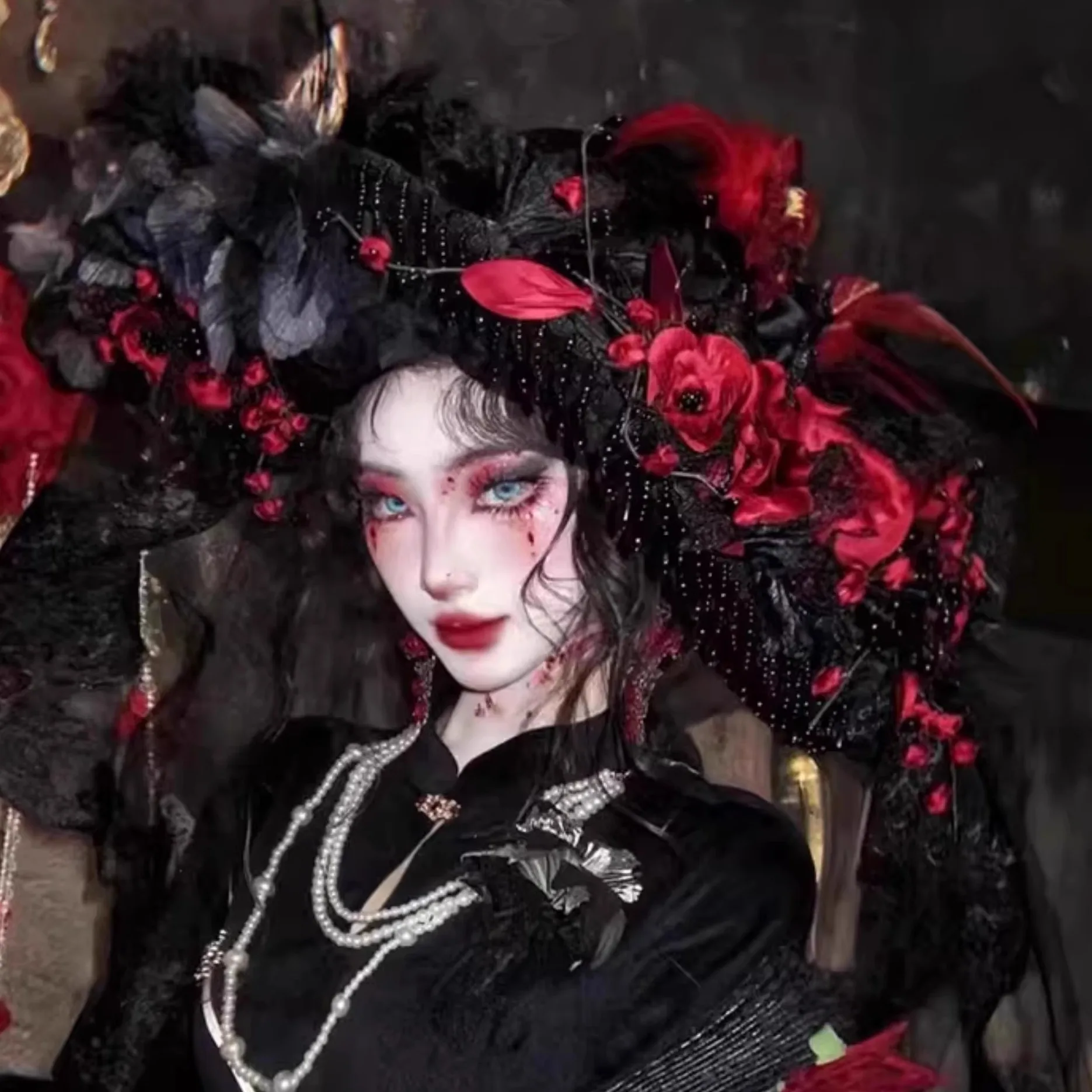 Оригинальная готическая шляпа в стиле Лолиты ручной работы в стиле темной вдовы, черная жемчужная кружевная шляпа с бахромой, черное розовое перо, большая шляпа карниза, реквизит для фотосессии
Оригинальная готическая шляпа в стиле Лолиты ручной работы в стиле темной вдовы, черная жемчужная кружевная шляпа с бахромой, черное розовое перо, большая шляпа карниза, реквизит для фотосессии