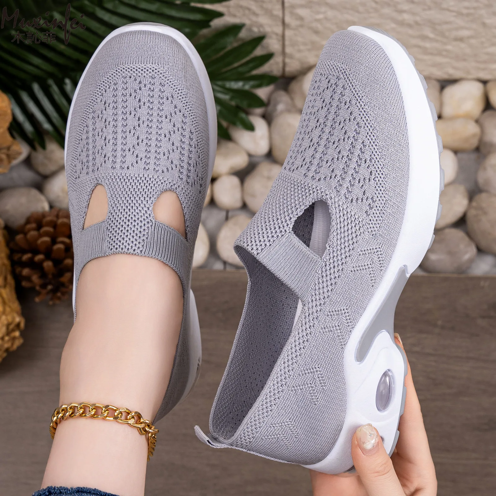 Women's 2026 Spring New Versatile Casual Shoes, One Step Breathable Soft Bottom Hiking Shoes, Large Size 36-44
Women's 2026 Spring New Versatile Casual Shoes, One Step Breathable Soft Bottom Hiking Shoes, Large Size 36-44