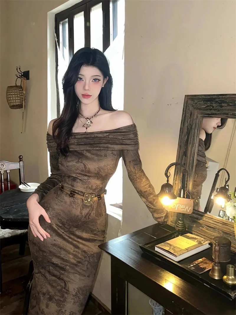 Collarbone High-end Design Spicy Girl Long Skirt Imperial Style Long Sleeved one Shoulder Autumn and Winter Retro Slim fit Dress
Collarbone High-end Design Spicy Girl Long Skirt Imperial Style Long Sleeved one Shoulder Autumn and Winter Retro Slim fit Dress