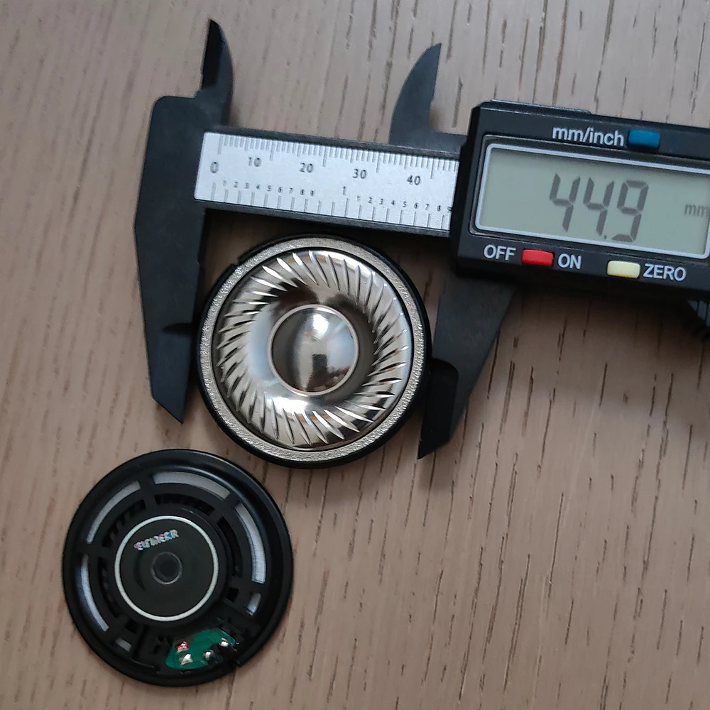 ELFINEAR Vortex 45 Драйвер для наушников высокого разрешения — блок 45 мм + магнит N50, 127 дБ, высокая чувствительность, 32 Ом/300 Ом, двойная версия для телефона
ELFINEAR Vortex 45 Драйвер для наушников высокого разрешения — блок 45 мм + магнит N50, 127 дБ, высокая чувствительность, 32 Ом/300 Ом, двойная версия для телефона