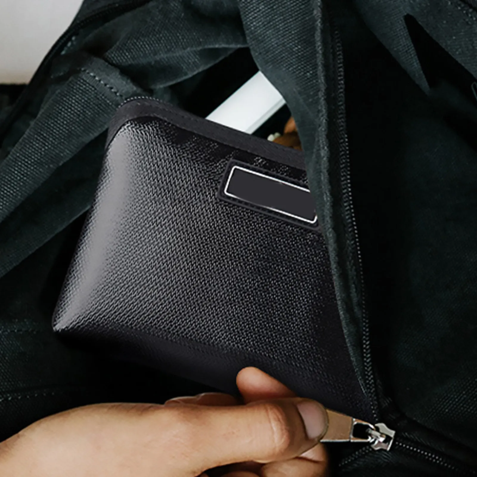 1Pcs Blast-Proof Fireproof Battery Storage Pouch Waterproof Anti-Impact Compact Versatile File Pocket Wallet Cellphone Safe
1Pcs Blast-Proof Fireproof Battery Storage Pouch Waterproof Anti-Impact Compact Versatile File Pocket Wallet Cellphone Safe