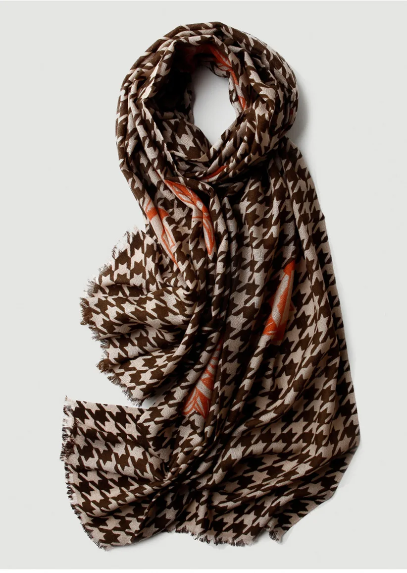 100% wool Grid Woman's Floral Shawl 70*200cm Female Soft Warm Plaid Wraps Winter Autumn Jacquard Scarf Decoration Gift
100% wool Grid Woman's Floral Shawl 70*200cm Female Soft Warm Plaid Wraps Winter Autumn Jacquard Scarf Decoration Gift