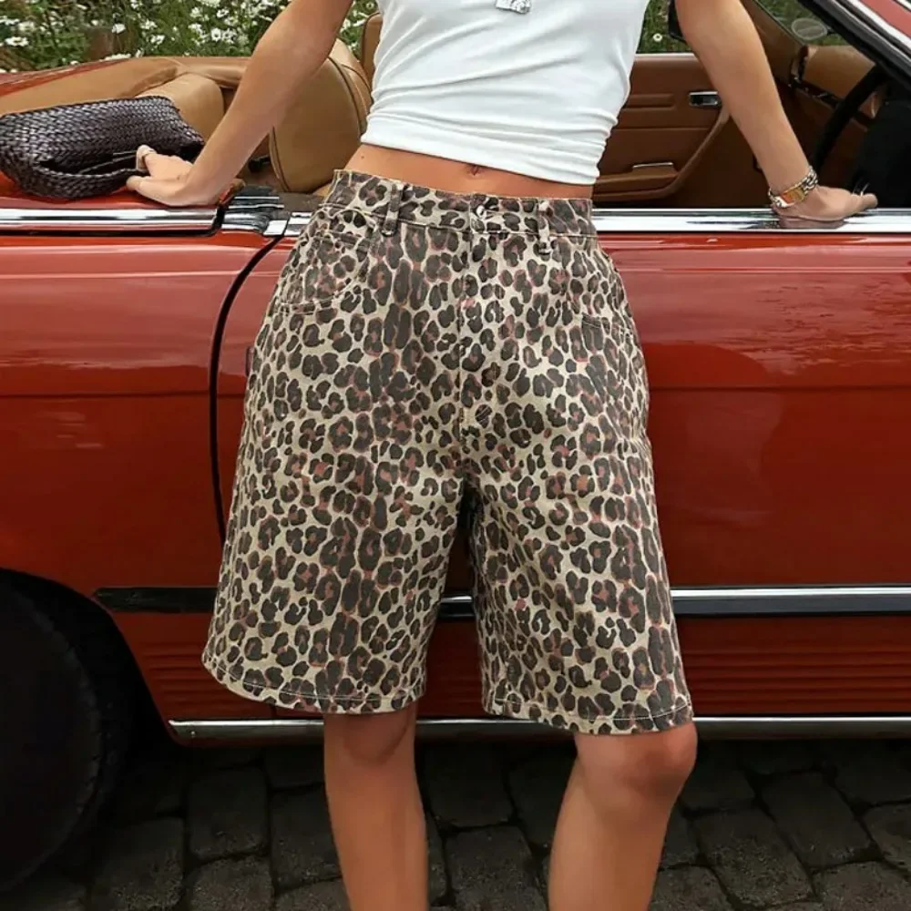 Leopard Print Women Shorts Fashion Button High Waist Shorts Summer Elegant Casual 100% Cotton Short Straight Pants 2025 Harajuku
Leopard Print Women Shorts Fashion Button High Waist Shorts Summer Elegant Casual 100% Cotton Short Straight Pants 2025 Harajuku