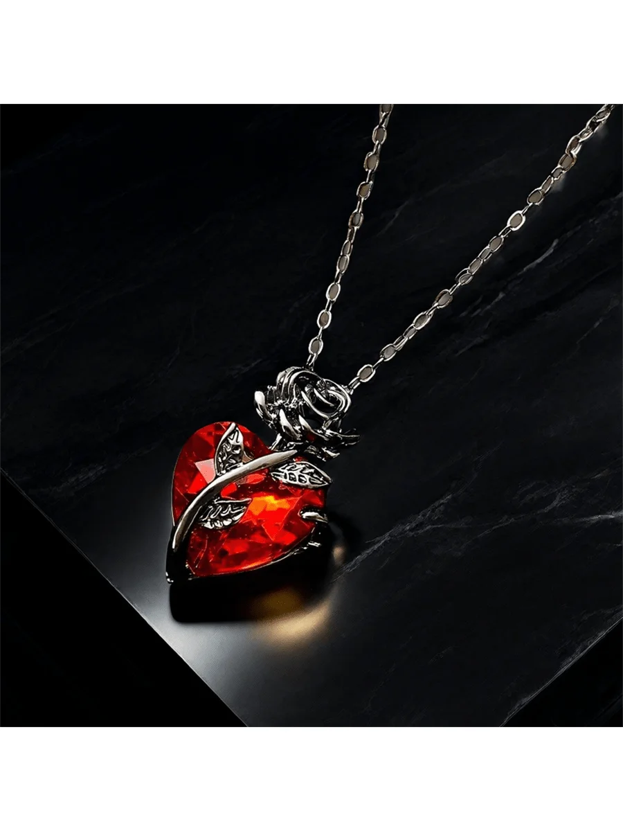 1pc Charming Rose Heart Pendant Necklace For Men - Gothic Collarbone Chain, Fashionable Men's Accessory Halloween Valentine's Da
1pc Charming Rose Heart Pendant Necklace For Men - Gothic Collarbone Chain, Fashionable Men's Accessory Halloween Valentine's Da