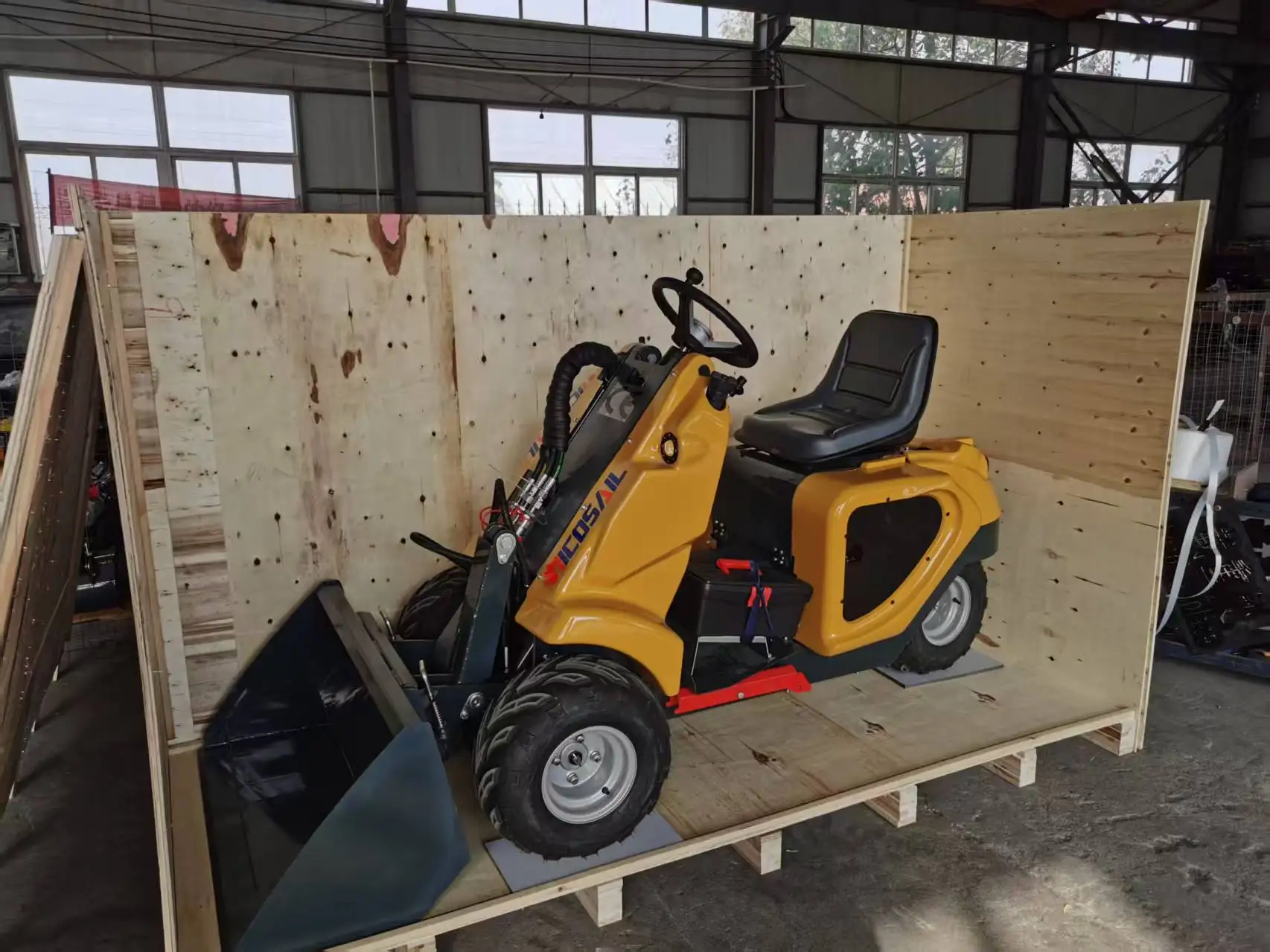 Wheeled three wheel mini loader CE EPA engine three wheel slip steering loader for sale
Wheeled three wheel mini loader CE EPA engine three wheel slip steering loader for sale