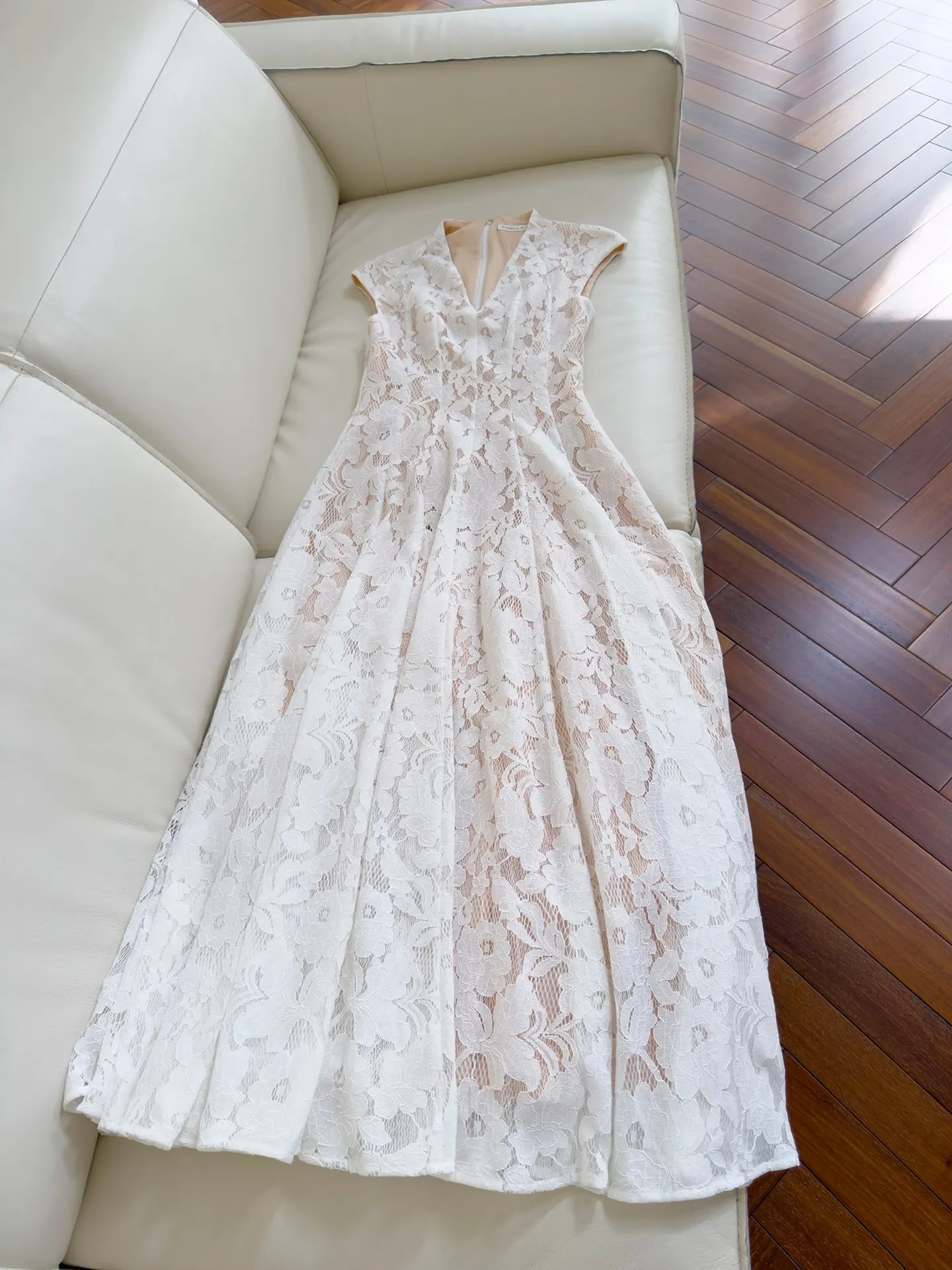 Retro Sleeveless V-Neck Lightweight Lace Dress Long Elegant Evening Gown for Engagement And Wedding Korean Style mid Waist
Retro Sleeveless V-Neck Lightweight Lace Dress Long Elegant Evening Gown for Engagement And Wedding Korean Style mid Waist