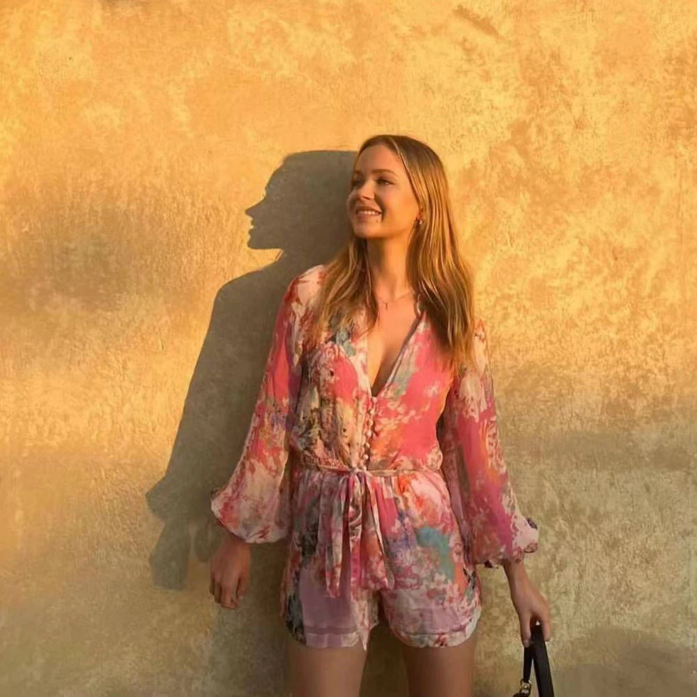 A6832 Summer Styles Fashion Chiffon Jumpsuit Printed Women One-Pieces Ladies Short Pants Jumpsuit
A6832 Summer Styles Fashion Chiffon Jumpsuit Printed Women One-Pieces Ladies Short Pants Jumpsuit