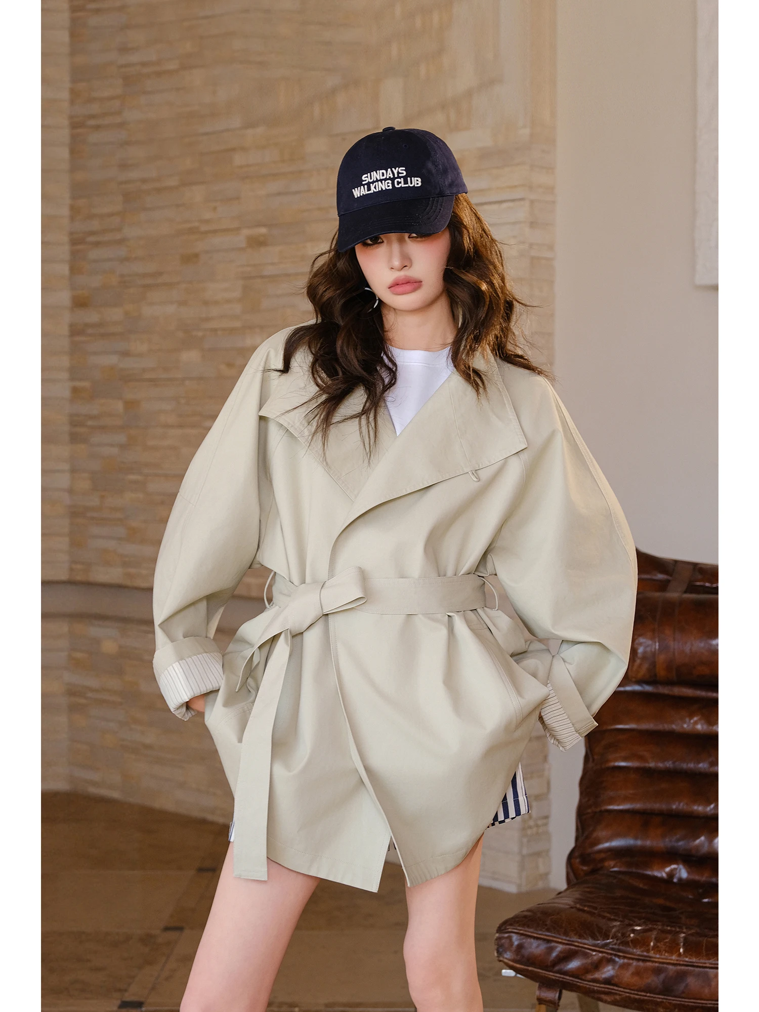 MIUCO High-End Simple Tawny Belted Stand Collar Long Coat Women's Spring Autumn Loose Fit Elegant Style OL Commute Fashion
MIUCO High-End Simple Tawny Belted Stand Collar Long Coat Women's Spring Autumn Loose Fit Elegant Style OL Commute Fashion