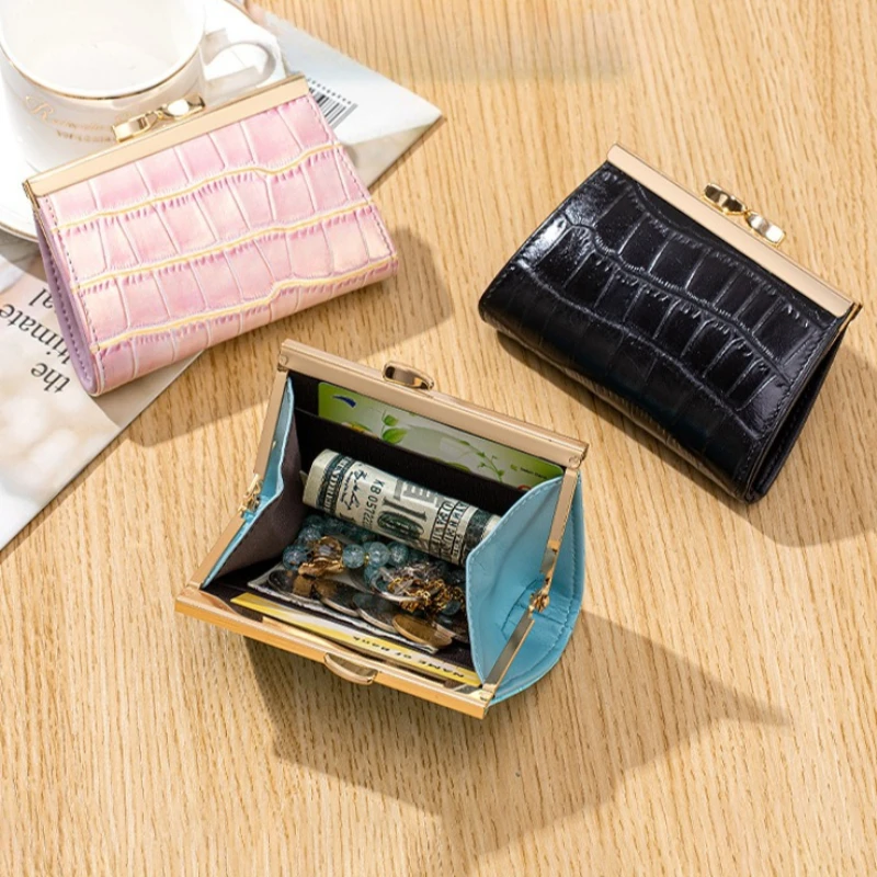 Luxury Crocodile Embossed Leather Coin Purse, Kiss-Lock Closure Mini Jewelry Pouch, Unique Pattern Storage Organizer for Women
Luxury Crocodile Embossed Leather Coin Purse, Kiss-Lock Closure Mini Jewelry Pouch, Unique Pattern Storage Organizer for Women