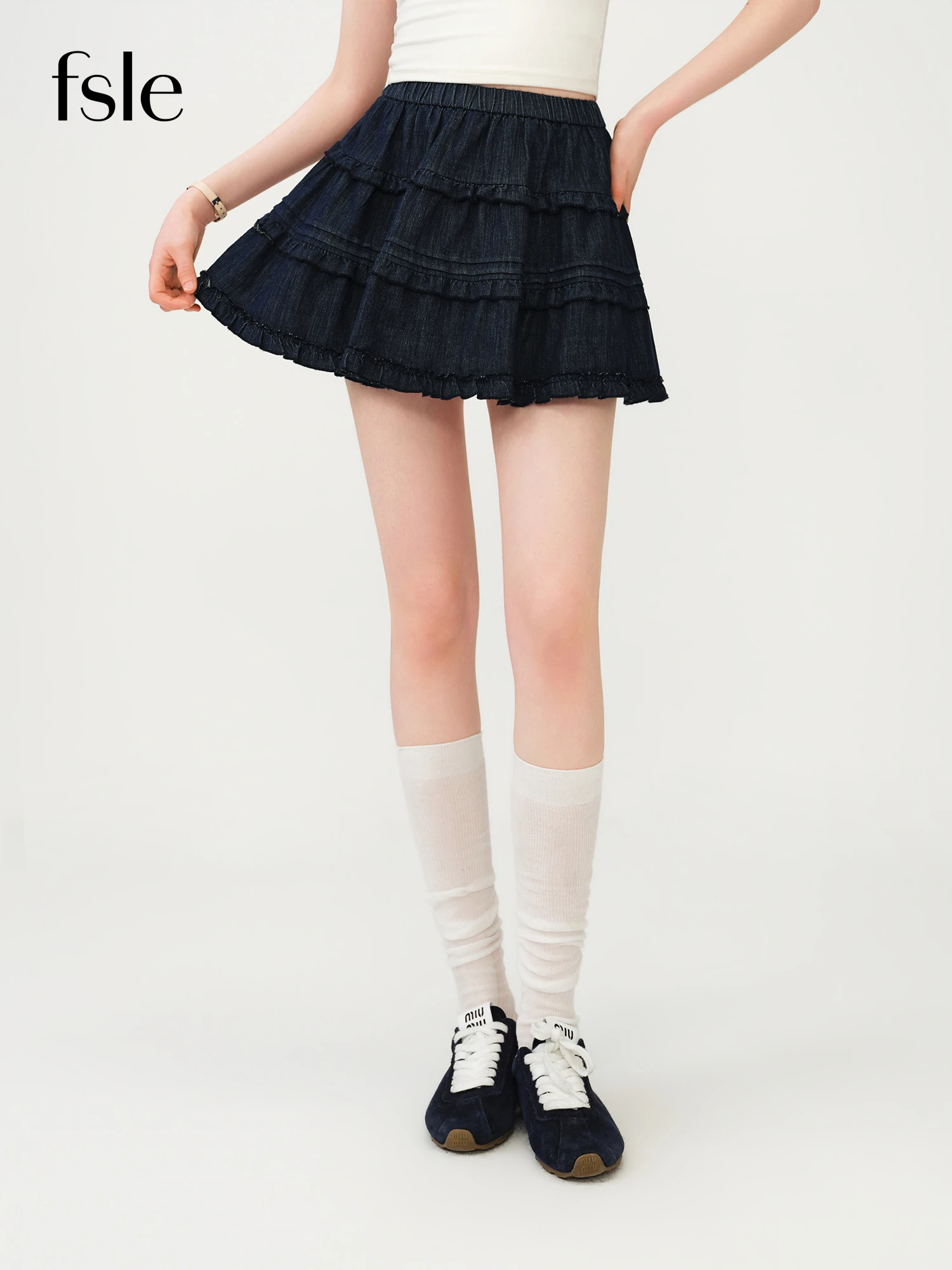 FSLE Daily Versatile Retro Ruffled Denim Ball Gown Skirt Women's 2026 Summer New High-Waisted A-Line Short Skirt Girlish
FSLE Daily Versatile Retro Ruffled Denim Ball Gown Skirt Women's 2026 Summer New High-Waisted A-Line Short Skirt Girlish