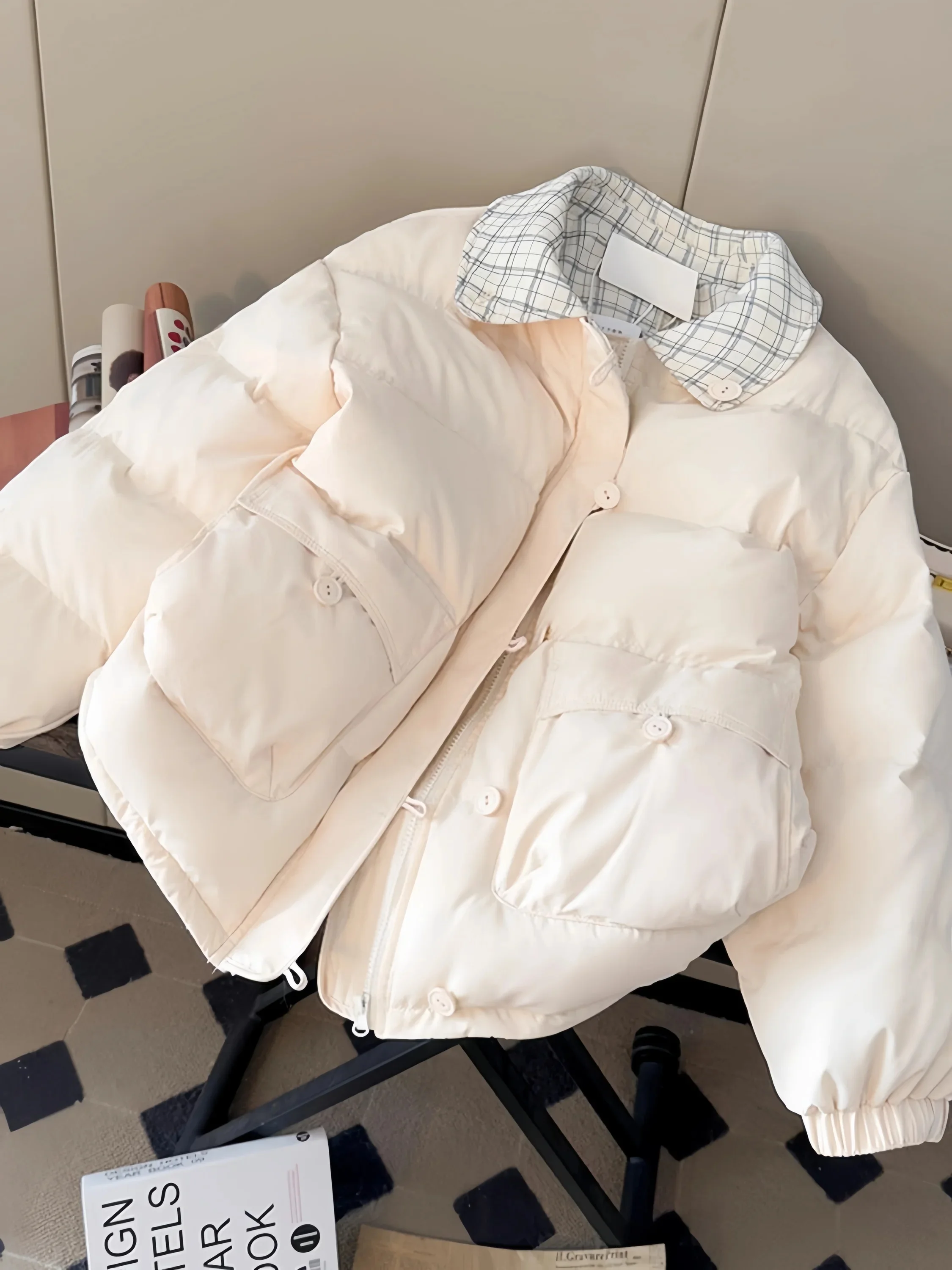 Korean Style Plaid Splicing Collar Loose Thick Warm Cotton Jacket Women's Winter New Bread Style Coat Collar Long Sleeve
Korean Style Plaid Splicing Collar Loose Thick Warm Cotton Jacket Women's Winter New Bread Style Coat Collar Long Sleeve