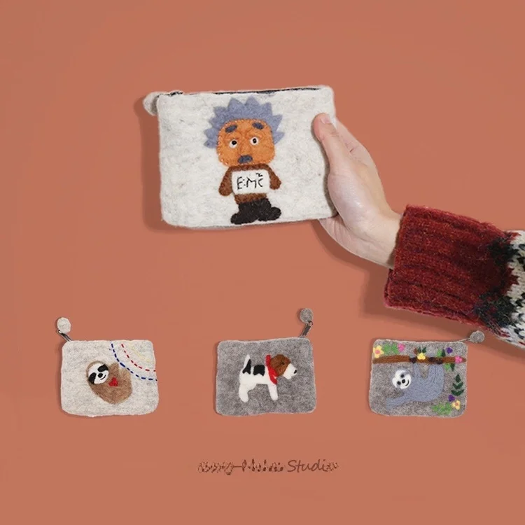 Handmade Wool Felt Coin Purse Cute Animal Einstein Design Coin Bag Handheld Bag Forest Girl Style Creative Gift Festival Supp...
Handmade Wool Felt Coin Purse Cute Animal Einstein Design Coin Bag Handheld Bag Forest Girl Style Creative Gift Festival Supp...