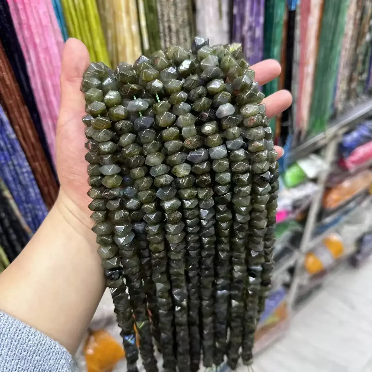 Natural 10mm Labradorite Energy Magnetic Fashion Stone Irregular Loose Beads For Woman Making Jewelry DIY Necklace Bracelet 38cm
Natural 10mm Labradorite Energy Magnetic Fashion Stone Irregular Loose Beads For Woman Making Jewelry DIY Necklace Bracelet 38cm