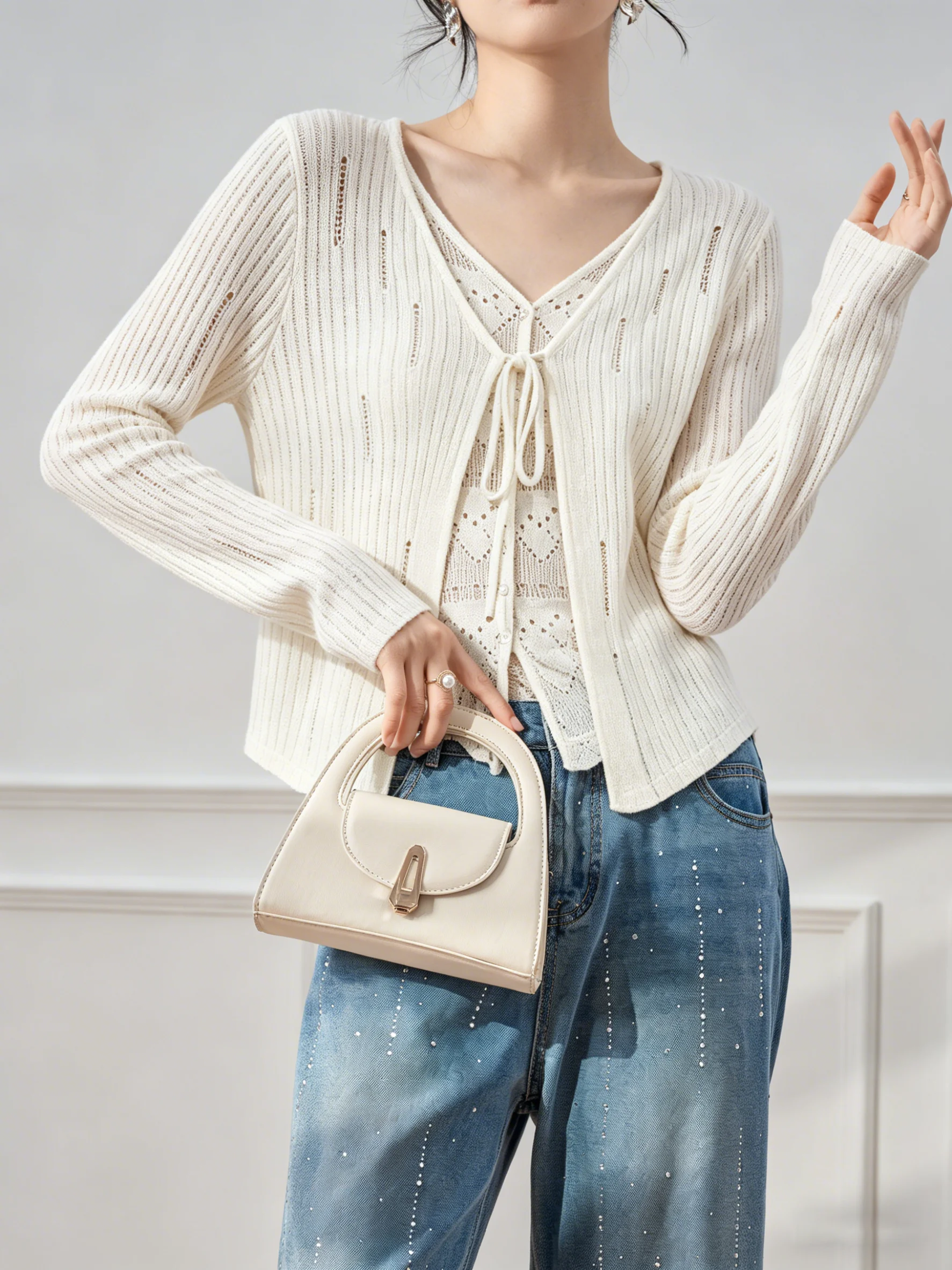 Summer 2026 Women's White Belted Hollow Long Sleeve V-Neck Knitwear Outer Cardigan Thin Top Commute Style Casual Regular Fit
Summer 2026 Women's White Belted Hollow Long Sleeve V-Neck Knitwear Outer Cardigan Thin Top Commute Style Casual Regular Fit