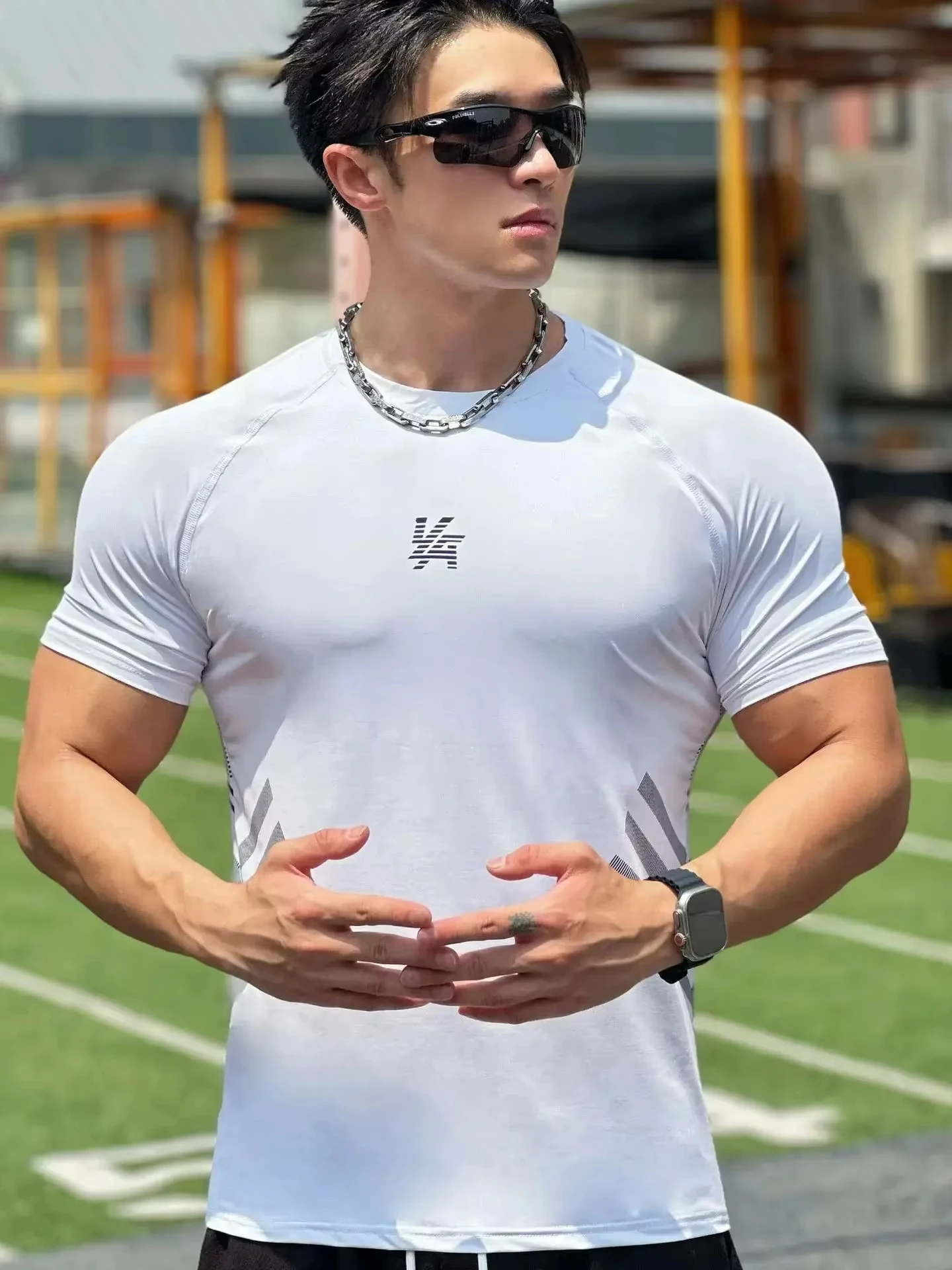 Summer Sport Men T Shirt Fitness Muscle Training Tops Quick Drying Breathable Stretch Tights Joggers Outdoor Casual Exercise Tee
Summer Sport Men T Shirt Fitness Muscle Training Tops Quick Drying Breathable Stretch Tights Joggers Outdoor Casual Exercise Tee