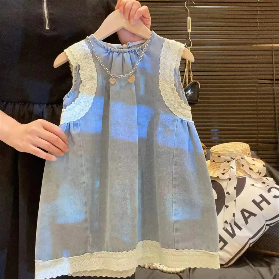 Girls Summer Dress 2025 New Children Fashion Denim Sleeveless Dress Lace Patchwork Round Neck Girls Dress
Girls Summer Dress 2025 New Children Fashion Denim Sleeveless Dress Lace Patchwork Round Neck Girls Dress