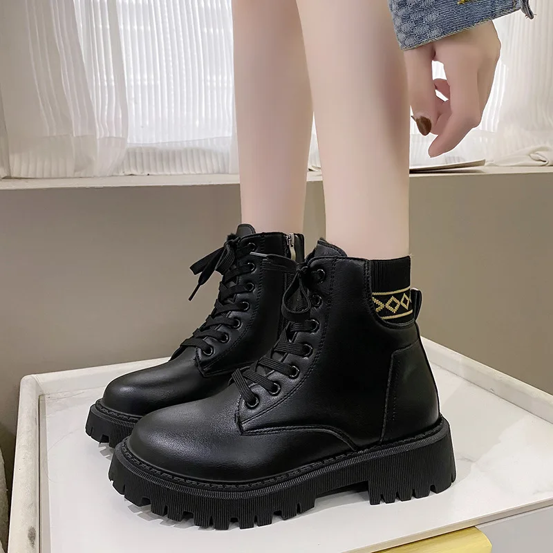 British Style Boots Women's 2023 New Thick Bottom Laced round Head Versatile Simple Fashion Fleece Lined Chunky Heel S...
British Style Boots Women's 2023 New Thick Bottom Laced round Head Versatile Simple Fashion Fleece Lined Chunky Heel S...