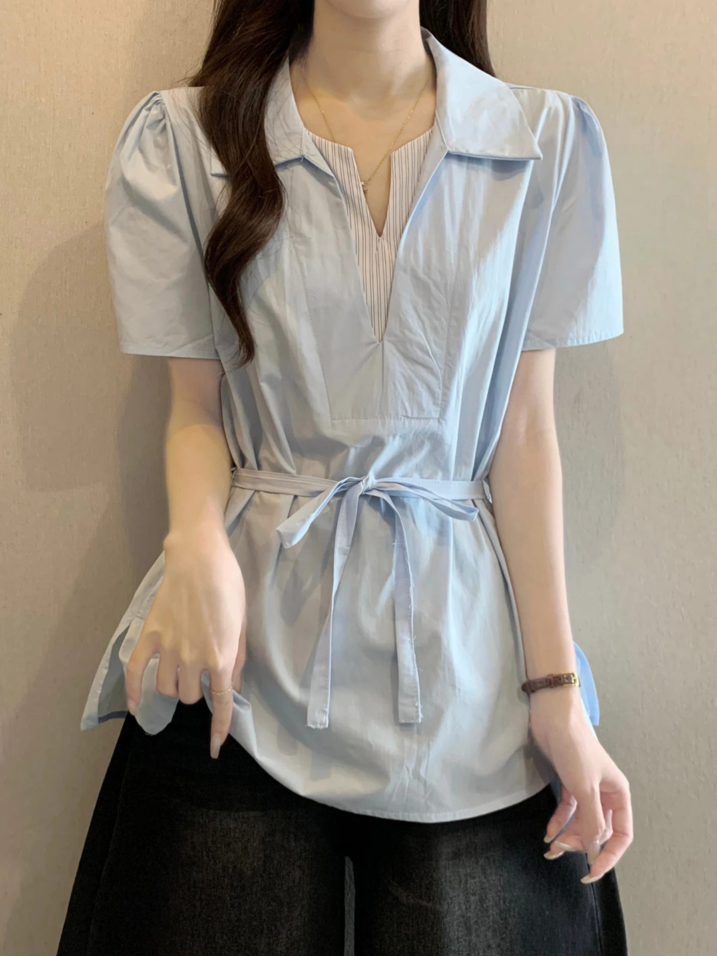 Slimming Striped V-neck Short Sleeve Base Shirt for Women Summer plus Size Tie Waist Belly Cover up Top
Slimming Striped V-neck Short Sleeve Base Shirt for Women Summer plus Size Tie Waist Belly Cover up Top