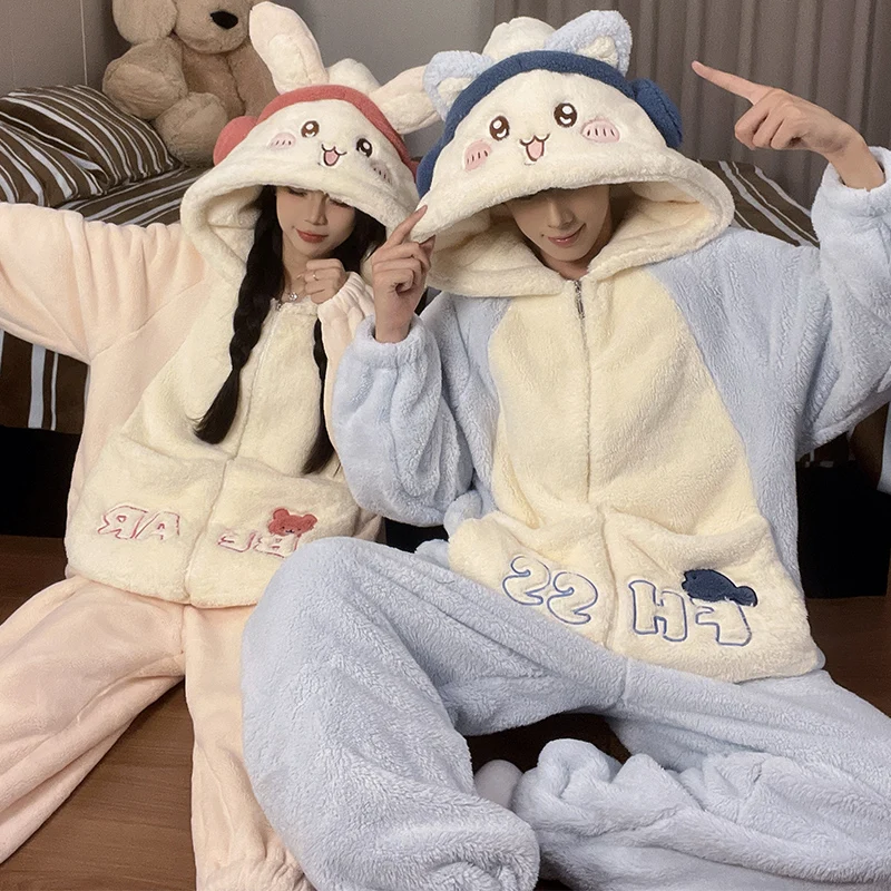 Kawaii спальный мешок для пары Chiikawa, плюшевая цельная пижама, аниме Hachiware, фланелевая сиамская домашняя одежда, зимняя ночная рубашка с героями мультфильмов
Kawaii спальный мешок для пары Chiikawa, плюшевая цельная пижама, аниме Hachiware, фланелевая сиамская домашняя одежда, зимняя ночная рубашка с героями мультфильмов