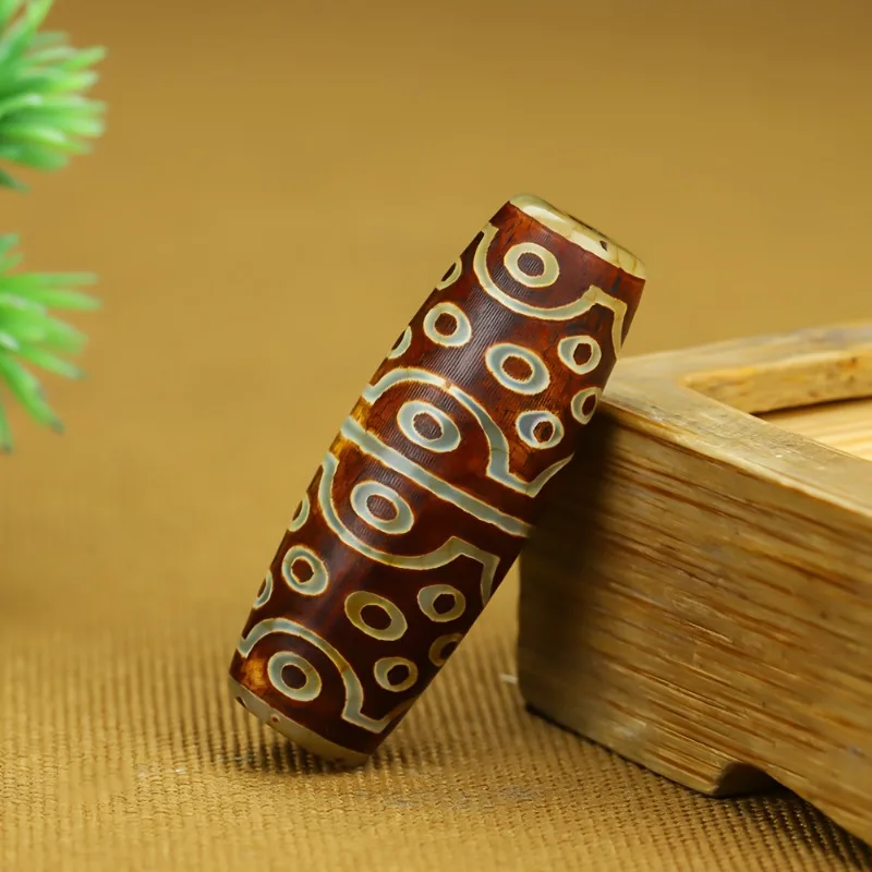 Retro natural Tibetan Ruyi dzi bead agate, 39-eye dzi beads loose beads DIY Buddha beads bracelet necklace accessories
Retro natural Tibetan Ruyi dzi bead agate, 39-eye dzi beads loose beads DIY Buddha beads bracelet necklace accessories