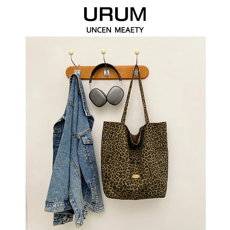 URUM Lazy Sle Canvas Leopard Print Tote Bag Commuter Versatile Handbag oulder Bag Double Sided Tote Bag for Spring Summer
URUM Lazy Sle Canvas Leopard Print Tote Bag Commuter Versatile Handbag oulder Bag Double Sided Tote Bag for Spring Summer