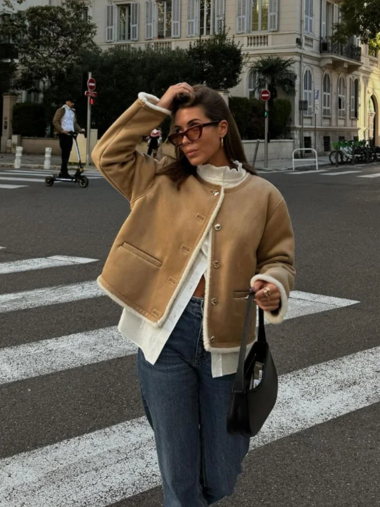 Women Casual Fur Patchwork Coat Fashion Round Neck Single Breasted Pocket Loose Short Outerwear Lady Autumn Commute Office Coats 
Women Casual Fur Patchwork Coat Fashion Round Neck Single Breasted Pocket Loose Short Outerwear Lady Autumn Commute Office Coats