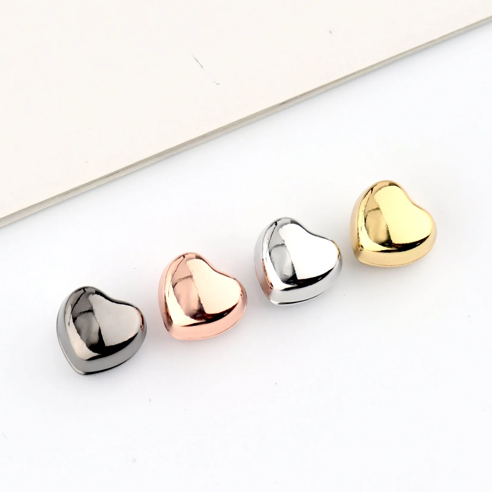 Magnetic brooch, Muslim headscarf, fixed buckle, women's and men's jewelry, multi-functional, suitable for any occasion
Magnetic brooch, Muslim headscarf, fixed buckle, women's and men's jewelry, multi-functional, suitable for any occasion