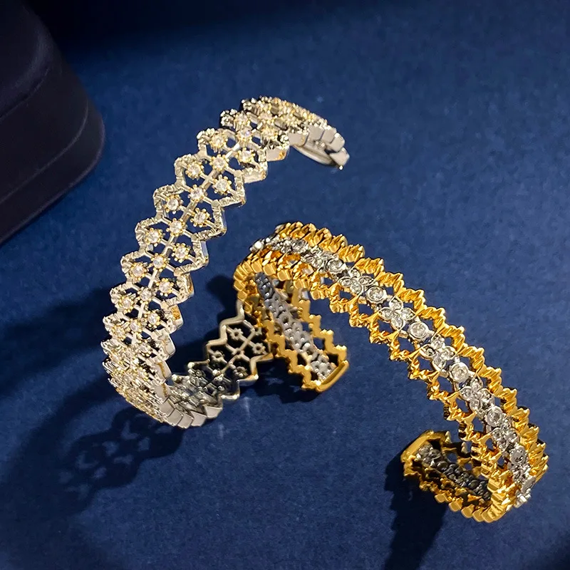 Bucci Style Italian Luxury Vintage Texture Engravig Bangles for Women Two-tones Gold Hallow Lace Cuff Bracelet Anniversity Gifts
Bucci Style Italian Luxury Vintage Texture Engravig Bangles for Women Two-tones Gold Hallow Lace Cuff Bracelet Anniversity Gifts