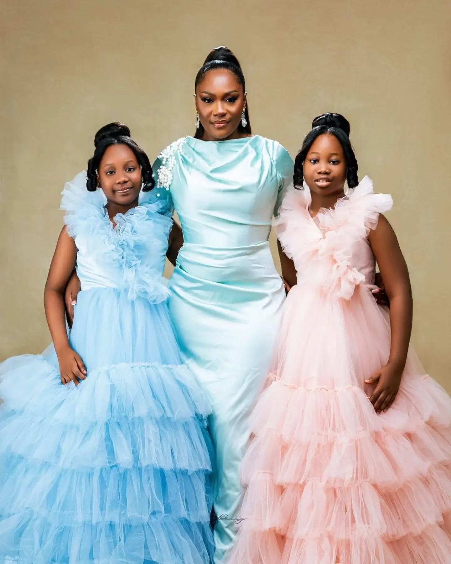 Custom Elegant Birthday Present Baptism Dress Tulle Sleeveless Flower Girl Dress For Wedding Kids Prom Performance Ball Gowns
Custom Elegant Birthday Present Baptism Dress Tulle Sleeveless Flower Girl Dress For Wedding Kids Prom Performance Ball Gowns
