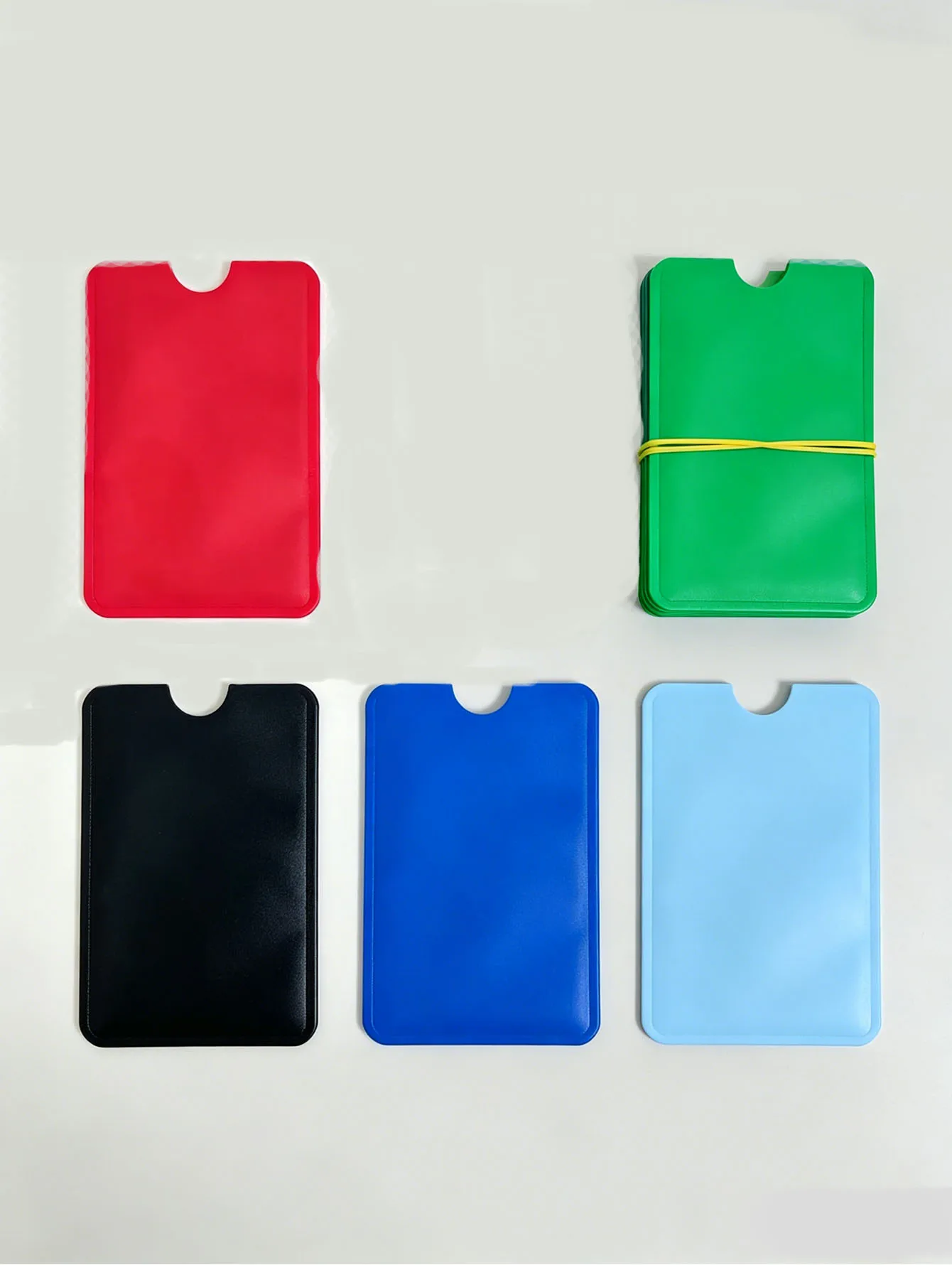 5pcs Solid Color RFID Shielding Card Cover - Anti theft, NFC Shielding ID and Credit Card Protector, Card Protection Cover
5pcs Solid Color RFID Shielding Card Cover - Anti theft, NFC Shielding ID and Credit Card Protector, Card Protection Cover