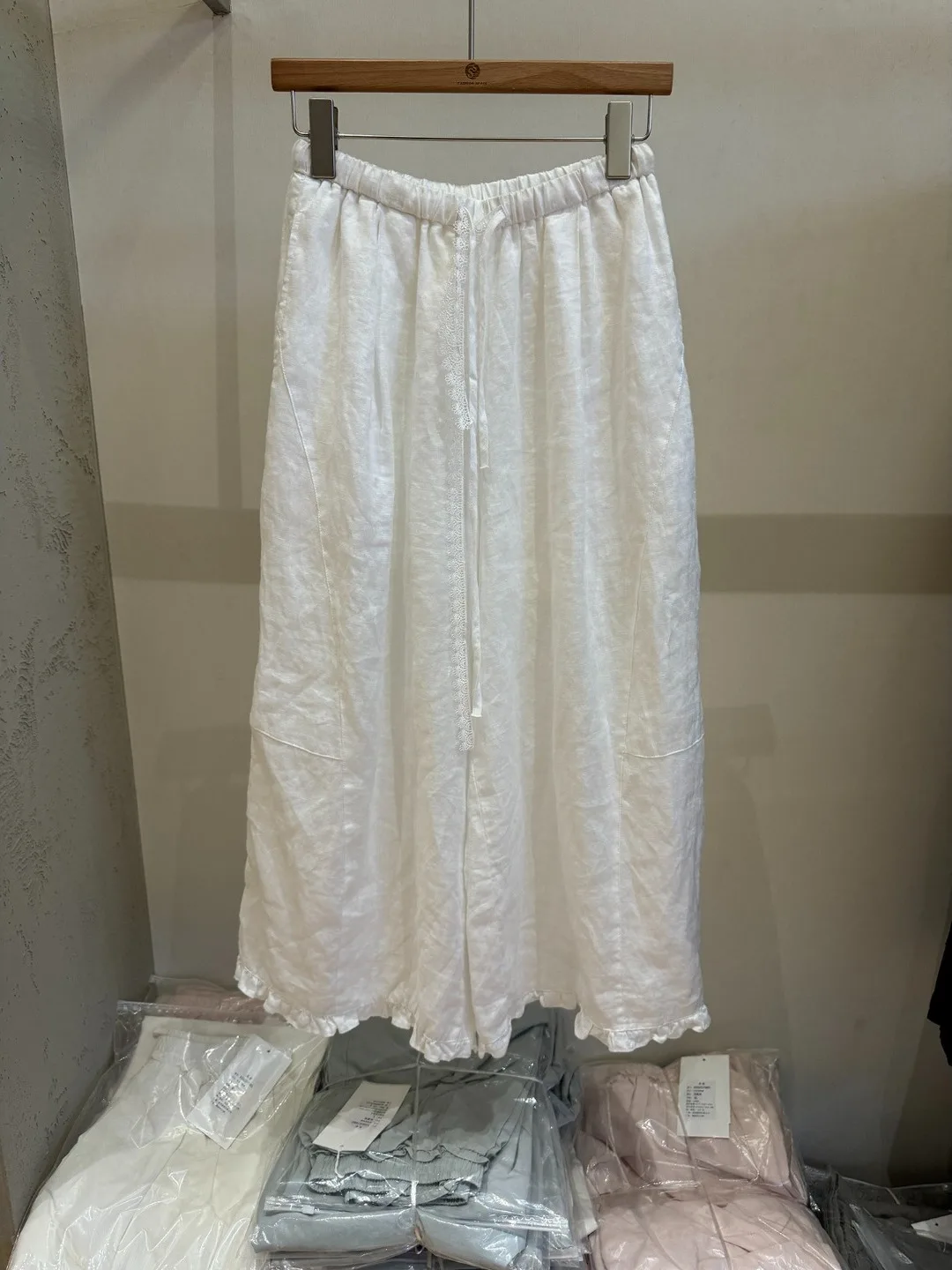 Casual Linen Wide Leg Pants Elastic Waist Drawstring Corduroy Slimming Straight Nine Point Pants Large Size Women's White
Casual Linen Wide Leg Pants Elastic Waist Drawstring Corduroy Slimming Straight Nine Point Pants Large Size Women's White