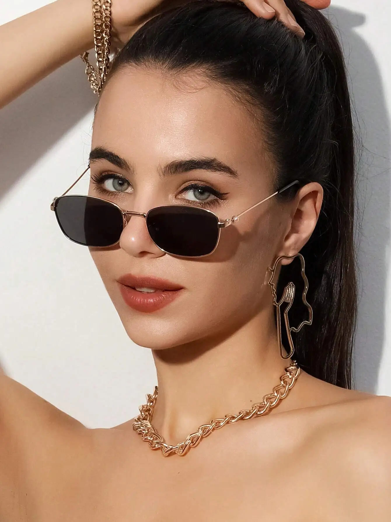 Vintage Rectangular Small Frame Metal Fashion Glasses, Classic Design For Women, Suitable For Outdoor Travel, Beach, Casual, Summer, Sun Protection Fashion Glasses For Men For Summer Beach Vacation,Outdoor,Travel Preppy Style For Back To School
Vintage Rectangular Small Frame Metal Fashion Glasses, Classic Design For Women, Suitable For Outdoor Travel, Beach, Casual, Summer, Sun Protection Fashion Glasses For Men For Summer Beach Vacation,Outdoor,Travel Preppy Style For Back To School
