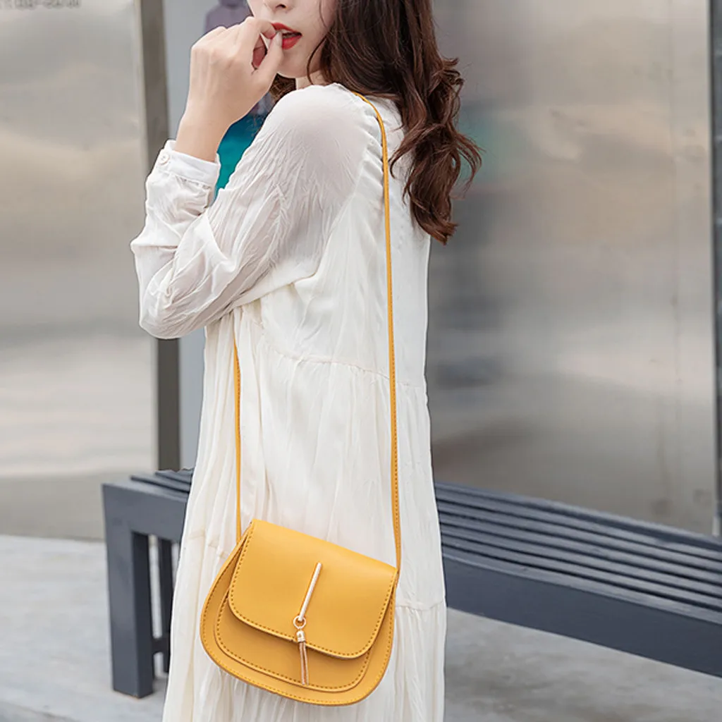 Fashion Ladies Simple Style Solid Color Tassel Leather Shoulder Bag Messenger Bag Trendy Saddle Bag Suitable For Daily Shopping
Fashion Ladies Simple Style Solid Color Tassel Leather Shoulder Bag Messenger Bag Trendy Saddle Bag Suitable For Daily Shopping