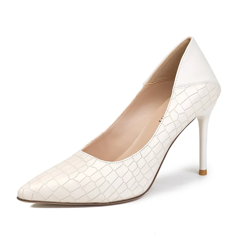 2025 New Design Silk Women Pumps High Heels Pointed Toe Sexy Femme Wedding Female Mules Shoes size 34-43
2025 New Design Silk Women Pumps High Heels Pointed Toe Sexy Femme Wedding Female Mules Shoes size 34-43