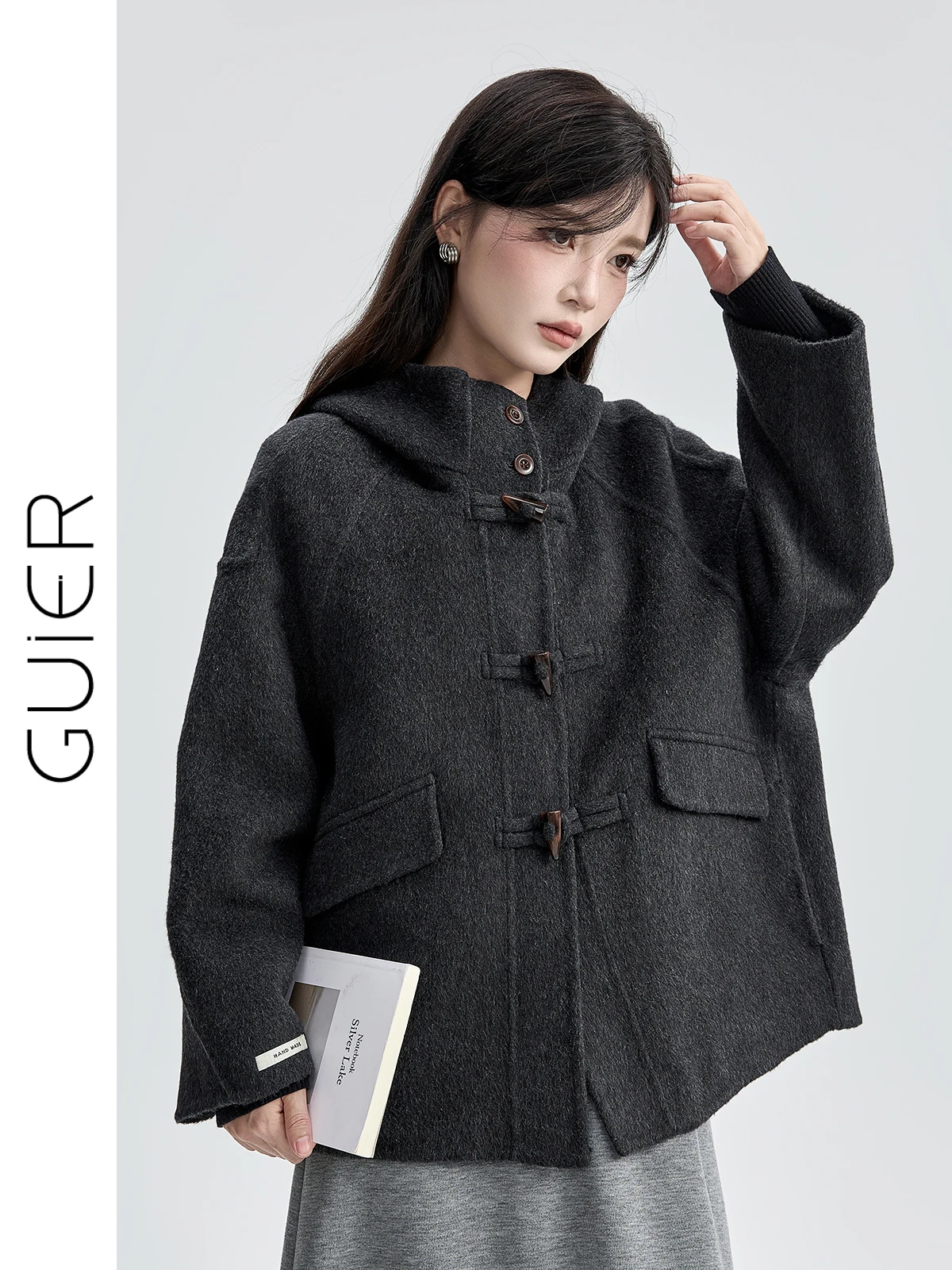 Double-Sided Woolen Coat with Hood ort Sle Fem Faionable Vintage Button Design Winter Outerwear by Guier
Double-Sided Woolen Coat with Hood ort Sle Fem Faionable Vintage Button Design Winter Outerwear by Guier