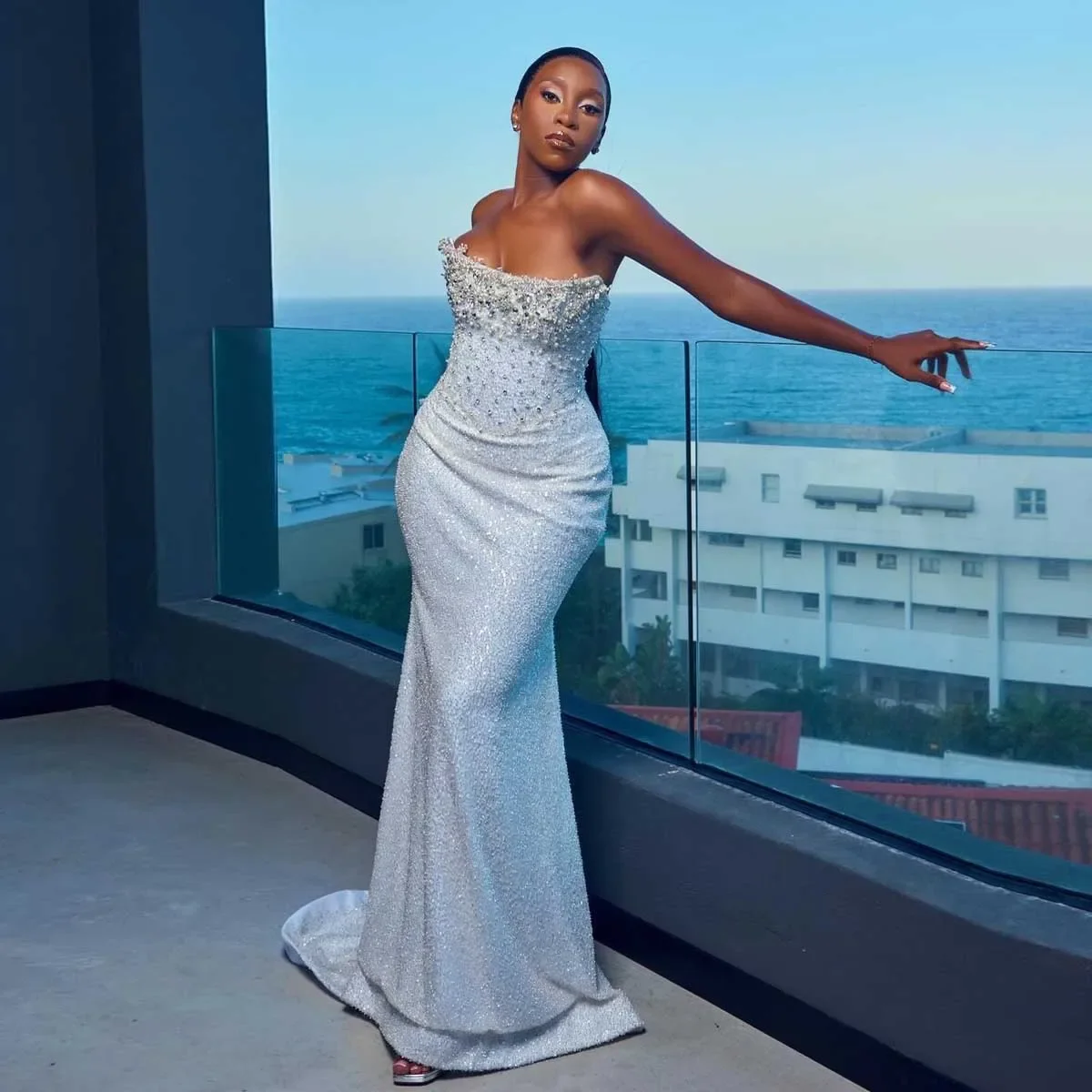 African White Beaded Wedding Reception Gown Strapless Mermaid Formal Occasion Gowns Luxury Beaded Asoebi Bridal Dresses Custom
African White Beaded Wedding Reception Gown Strapless Mermaid Formal Occasion Gowns Luxury Beaded Asoebi Bridal Dresses Custom