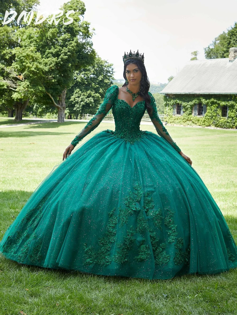 Платье Quinceanera 2025 Элегантное вечернее платье с длинными рукавами Классическое блестящее бальное платье с вырезом в форме сердца Милое вечернее платье 16
Платье Quinceanera 2025 Элегантное вечернее платье с длинными рукавами Классическое блестящее бальное платье с вырезом в форме сердца Милое вечернее платье 16