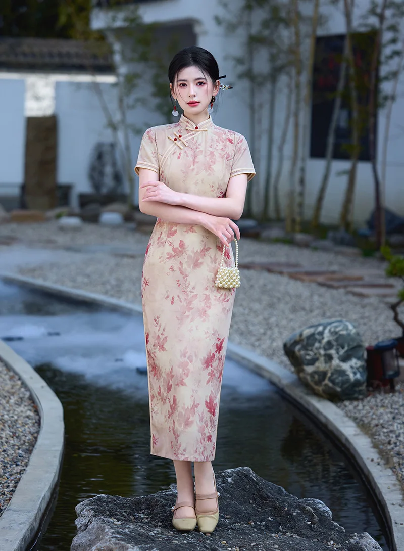 Vintage Casual Party Women High Split Qipao Chinese Traditional Style Summer Stand Collar Short Sleeve Cheongsam
Vintage Casual Party Women High Split Qipao Chinese Traditional Style Summer Stand Collar Short Sleeve Cheongsam