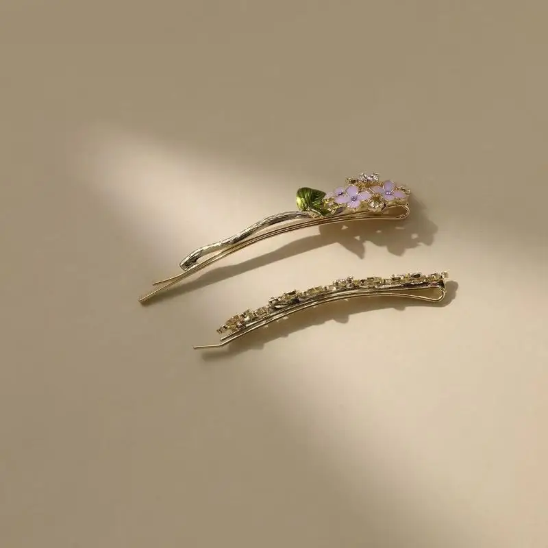 Elegant Wisteria Flower Hairpin 2pcs Set Romantic Bobby Pin for Womens Bangs Side Clip for Bridesmaids
Elegant Wisteria Flower Hairpin 2pcs Set Romantic Bobby Pin for Womens Bangs Side Clip for Bridesmaids