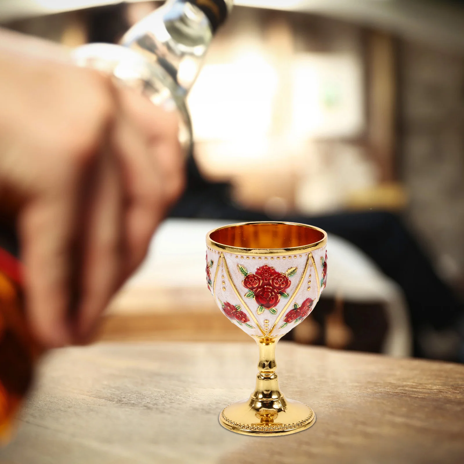 European Retro Metal Liquor Cup Small Elegant Vintage Style Wine Chalice Home Decor Metal Liquor Cup Wine Chalice 
European Retro Metal Liquor Cup Small Elegant Vintage Style Wine Chalice Home Decor Metal Liquor Cup Wine Chalice