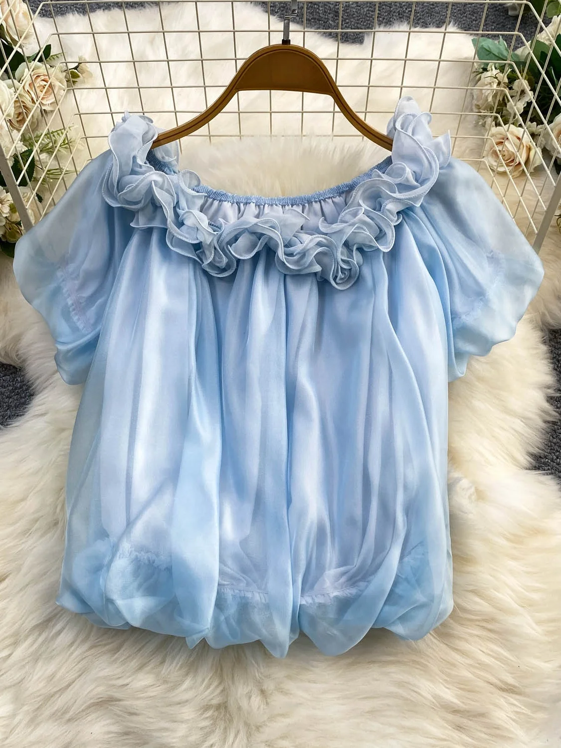 Fairy Gauze Shirt New 2026 Version Youthful Lace Trim One Shoulder Slimming Bubble Sleeve Women's Top Korean Style Commute
Fairy Gauze Shirt New 2026 Version Youthful Lace Trim One Shoulder Slimming Bubble Sleeve Women's Top Korean Style Commute