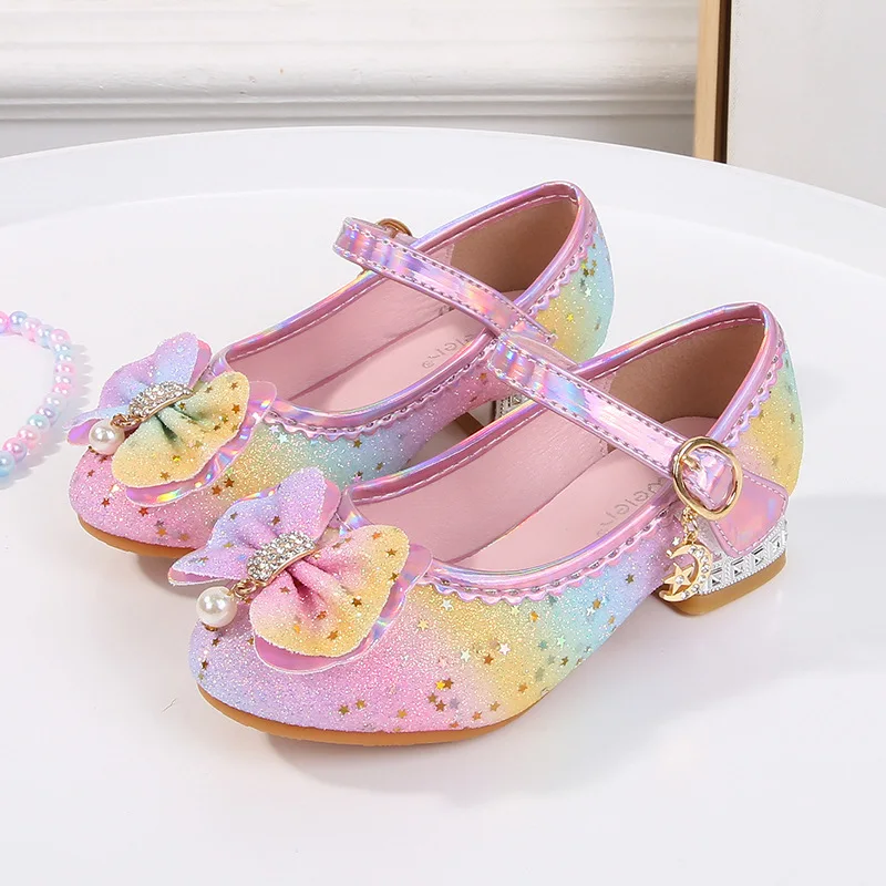 New Luxury Girl Shoes Chic Rainbow Sequins Princess Causal Kids Leather Shoes Wedding Party Fashion Bowknot Children High Heels
New Luxury Girl Shoes Chic Rainbow Sequins Princess Causal Kids Leather Shoes Wedding Party Fashion Bowknot Children High Heels