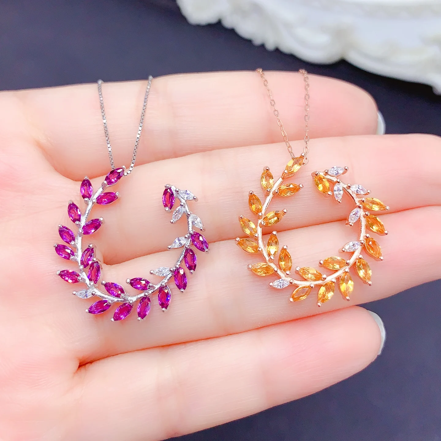 2*4mm Natural Garnet/Citrine S925 Sterling Silver Pendant Necklace Fine Fashion Charm Weddings Jewelry for Women
2*4mm Natural Garnet/Citrine S925 Sterling Silver Pendant Necklace Fine Fashion Charm Weddings Jewelry for Women